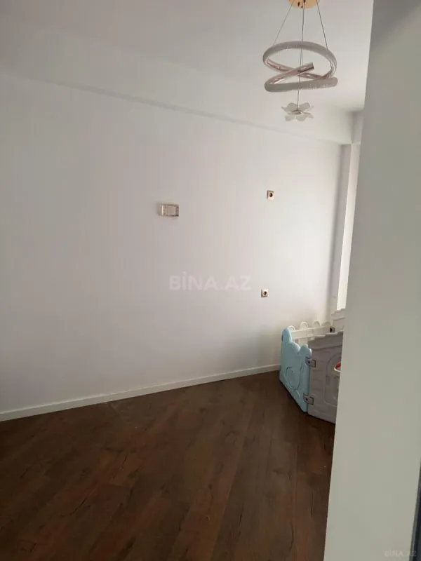Kirayə verilir 4 otaqlı mənzil 200 m²