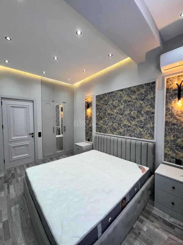 Satılır 4 otaqlı mənzil 131 m²