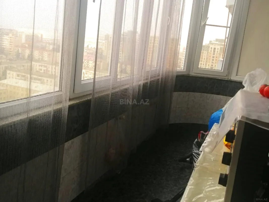 Satılır 3 otaqlı mənzil 133 m²