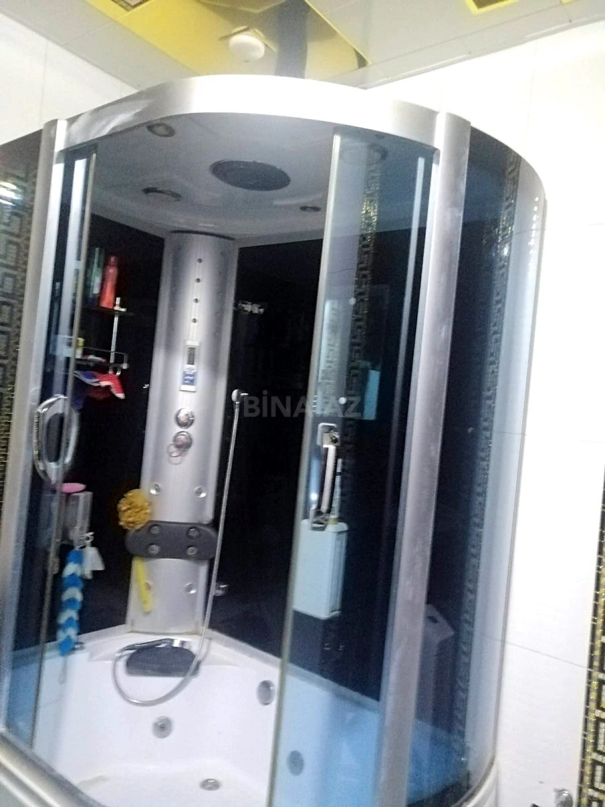 Satılır 3 otaqlı mənzil 133 m²