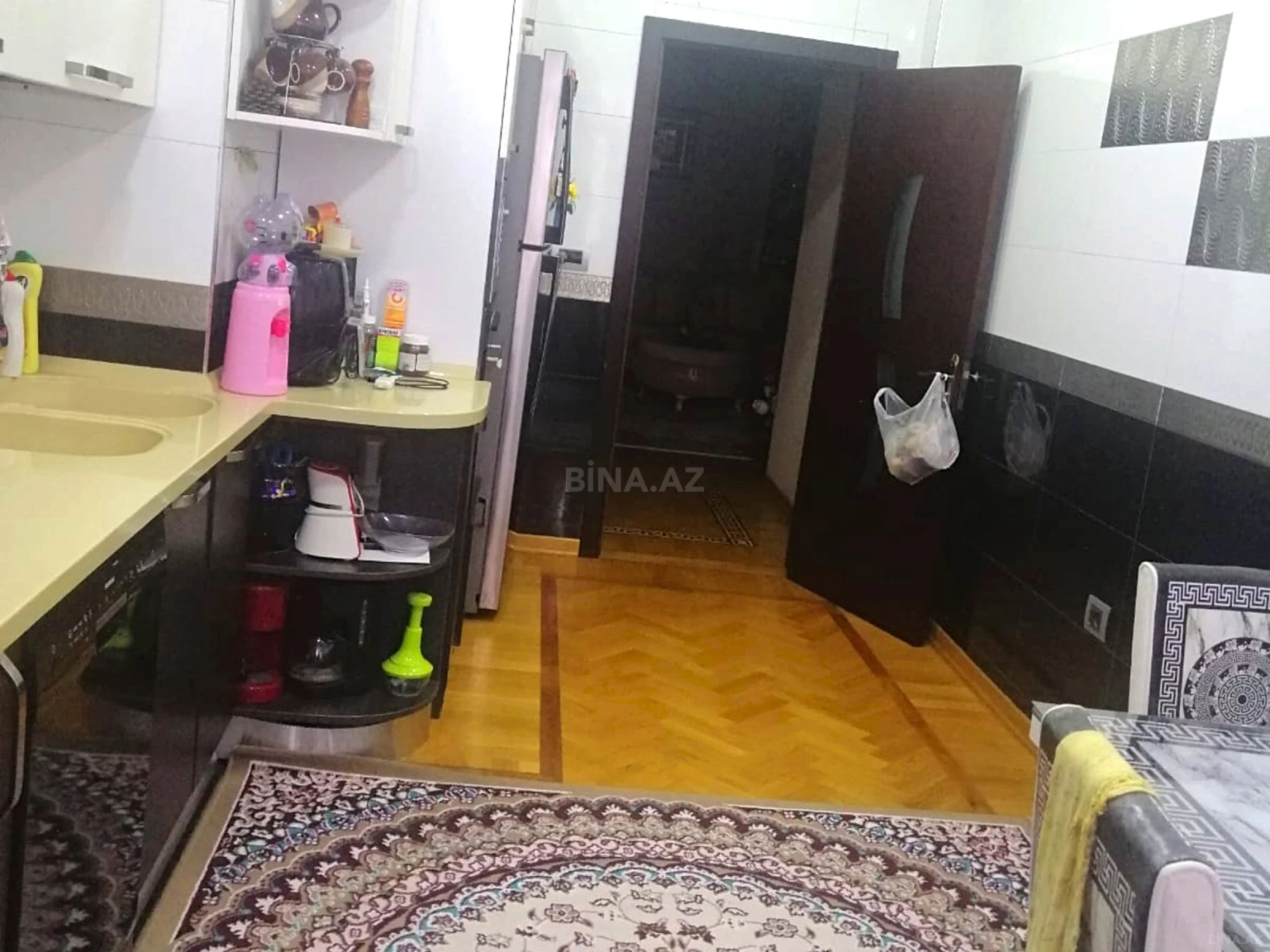Satılır 3 otaqlı mənzil 133 m²