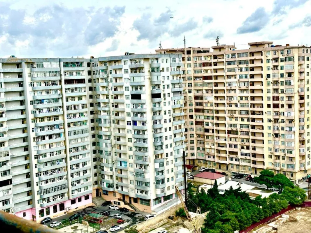 Satılır 3 otaqlı mənzil 133 m²