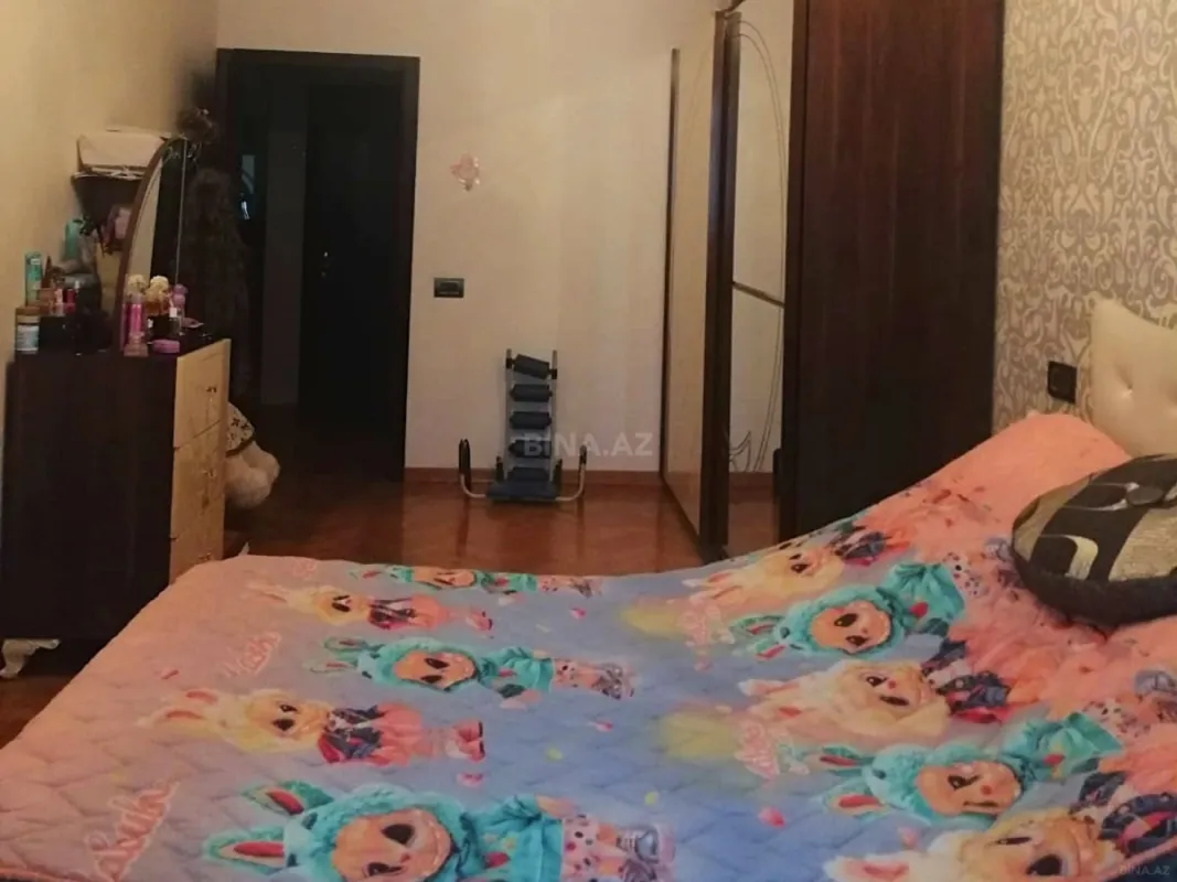 Satılır 3 otaqlı mənzil 133 m²