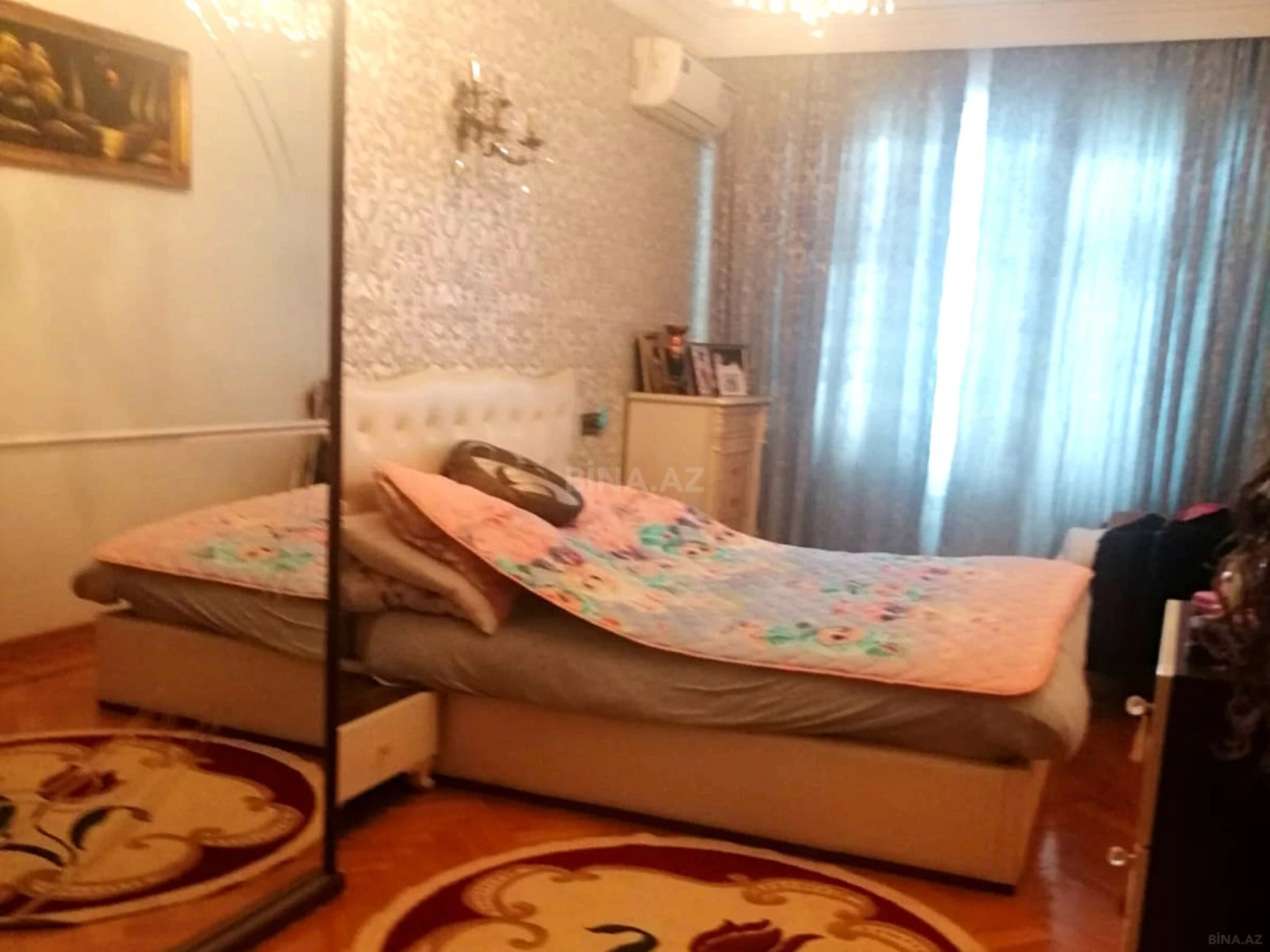 Satılır 3 otaqlı mənzil 133 m²