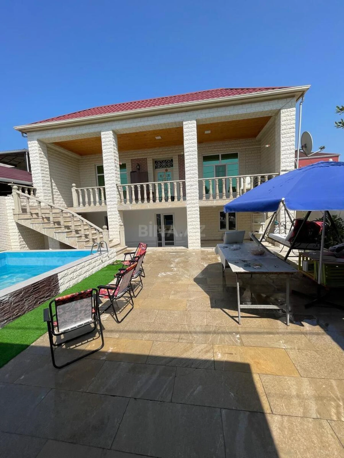 Satılır 8 otaqlı həyət evi 260 m²