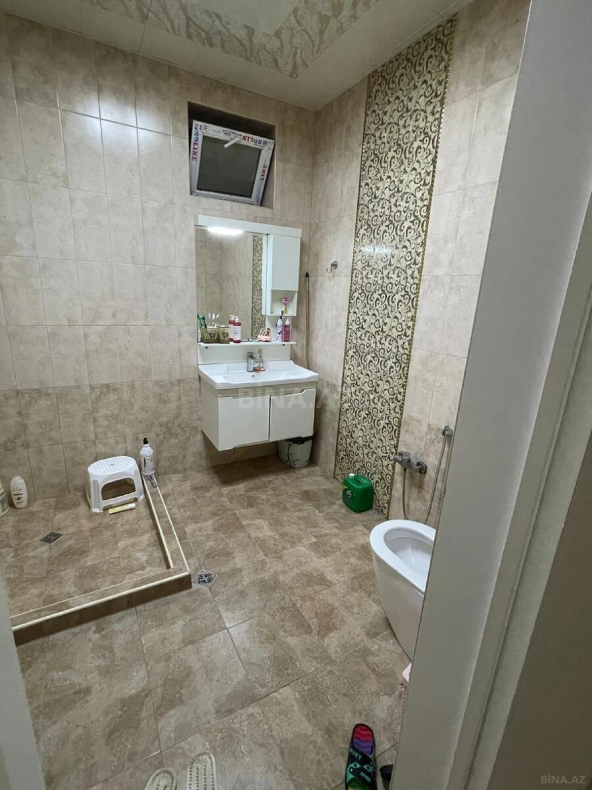 Satılır 8 otaqlı həyət evi 260 m²