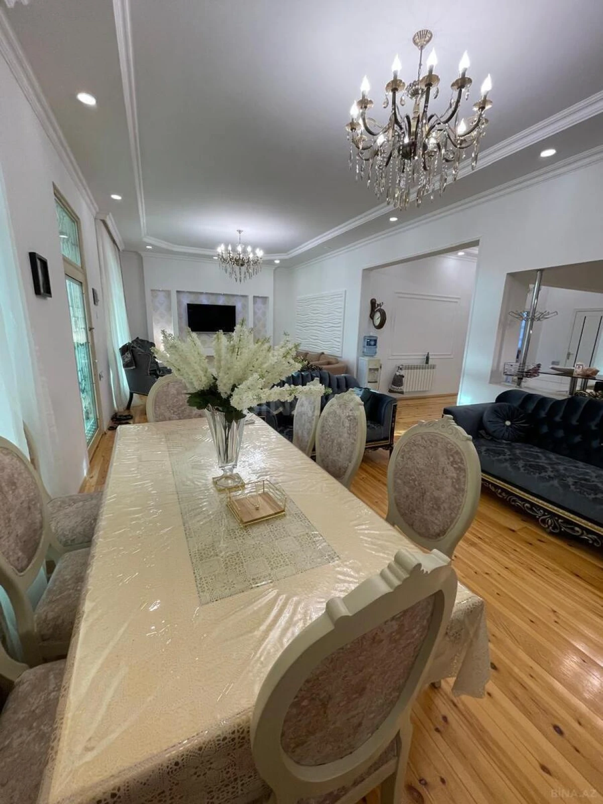 Satılır 8 otaqlı həyət evi 260 m²