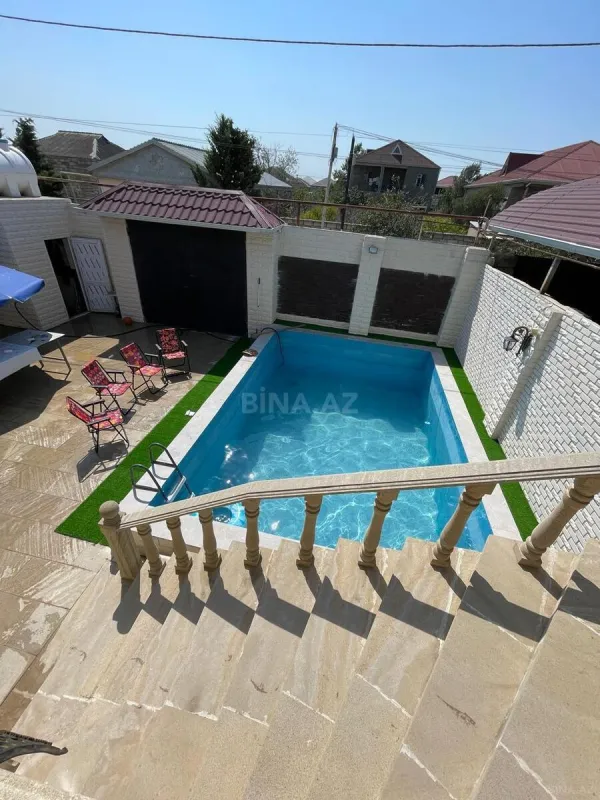 Satılır 8 otaqlı həyət evi 260 m²
