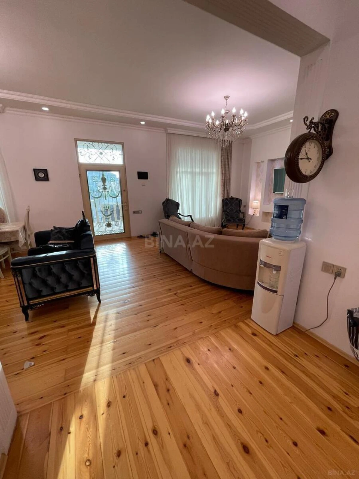 Satılır 8 otaqlı həyət evi 260 m²
