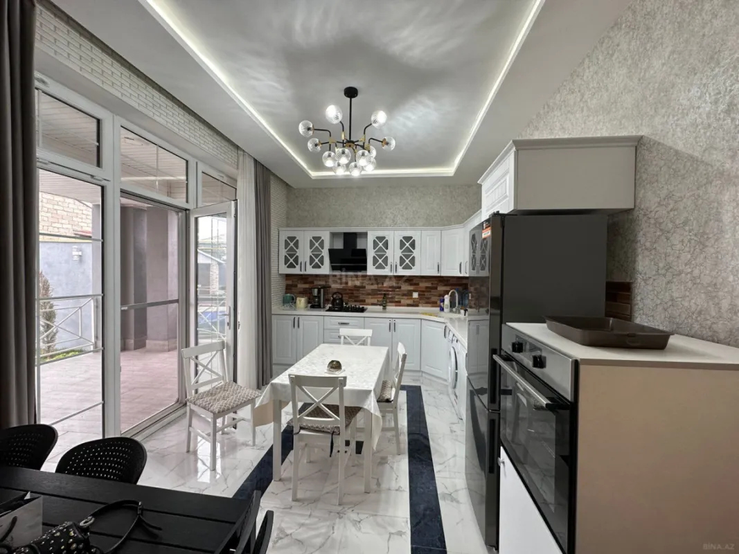 Kirayə verilir 4 otaqlı həyət evi 250 m²