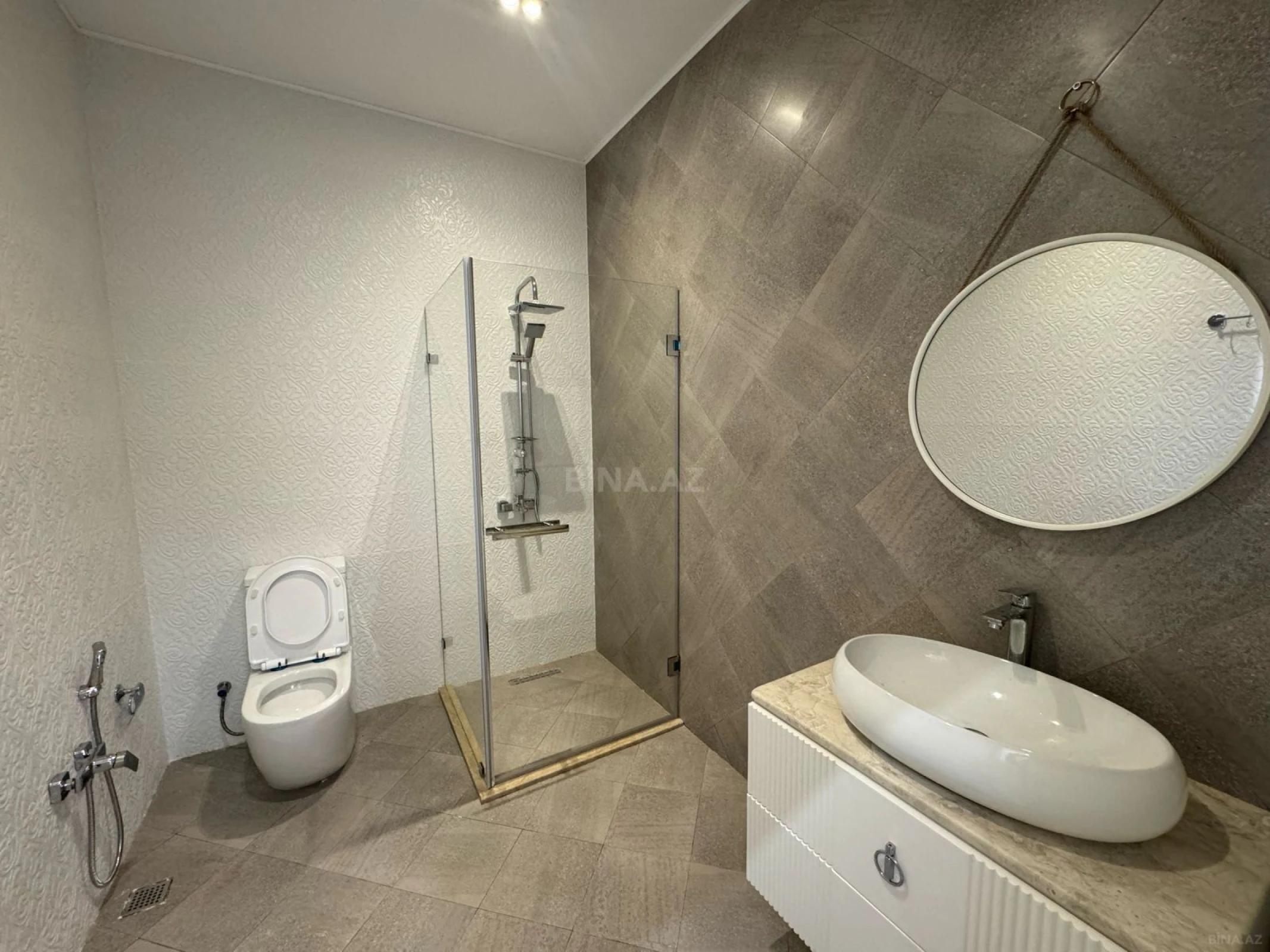 Kirayə verilir 4 otaqlı həyət evi 250 m²