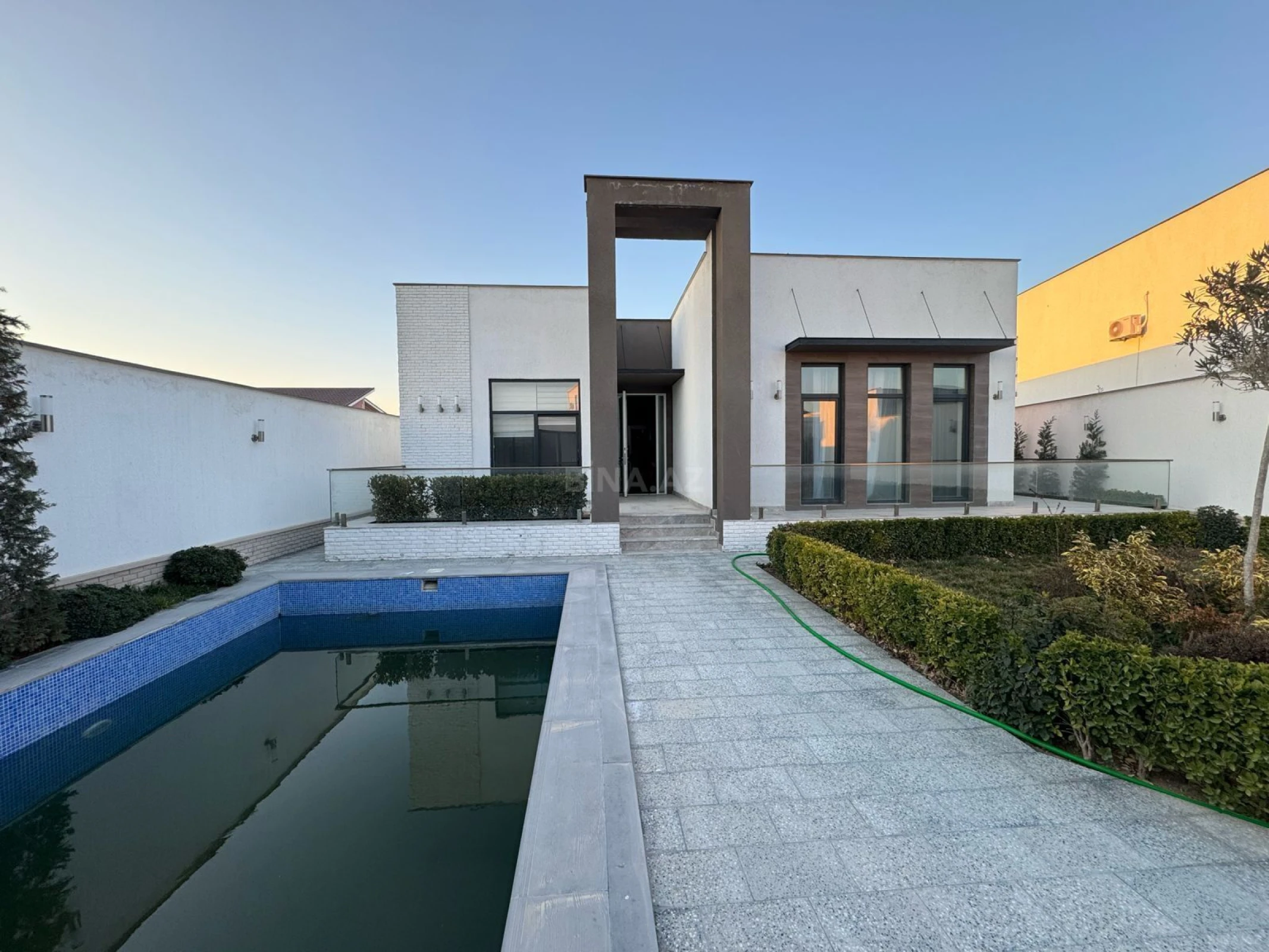 Kirayə verilir 4 otaqlı həyət evi 250 m²