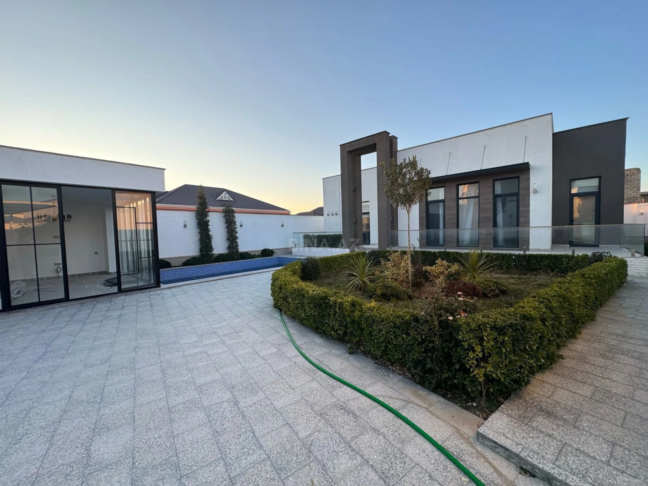 Kirayə verilir 4 otaqlı həyət evi 250 m²