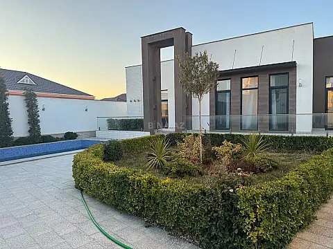 Kirayə verilir 4 otaqlı həyət evi 250 m²