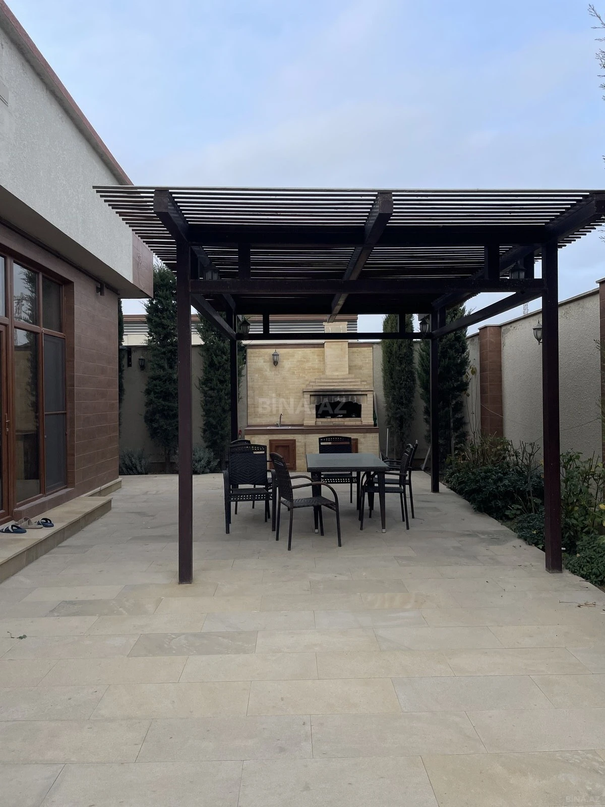 Kirayə verilir 4 otaqlı həyət evi 250 m²