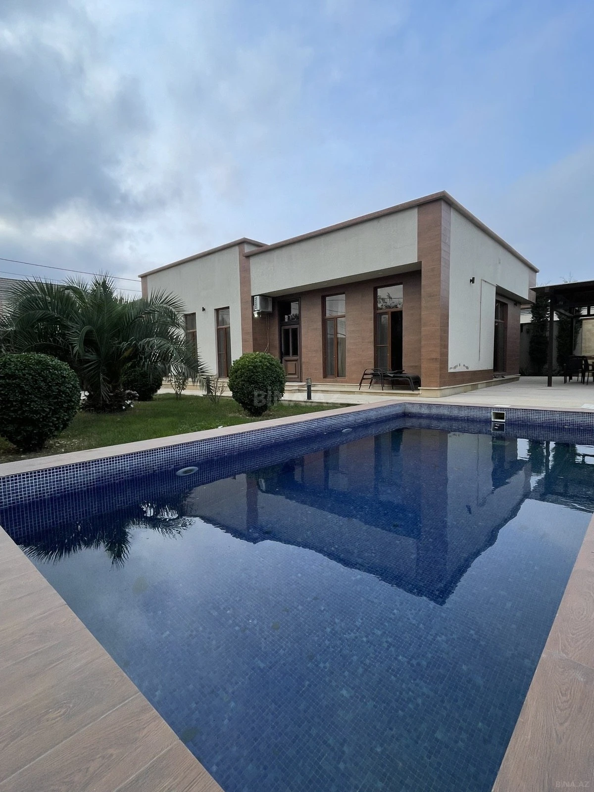 Kirayə verilir 4 otaqlı həyət evi 250 m²