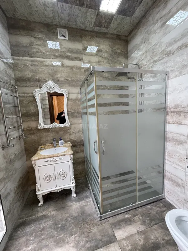 Kirayə verilir 4 otaqlı həyət evi 250 m²