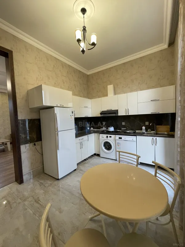 Kirayə verilir 4 otaqlı həyət evi 250 m²