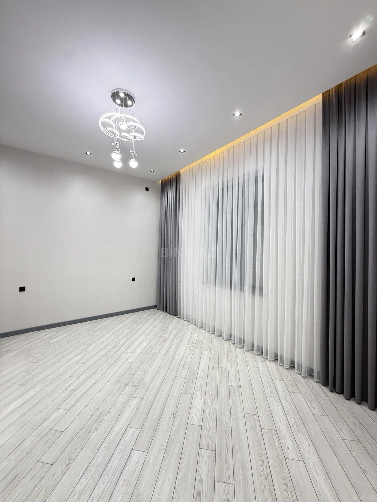 Satılır 4 otaqlı həyət evi 160 m²