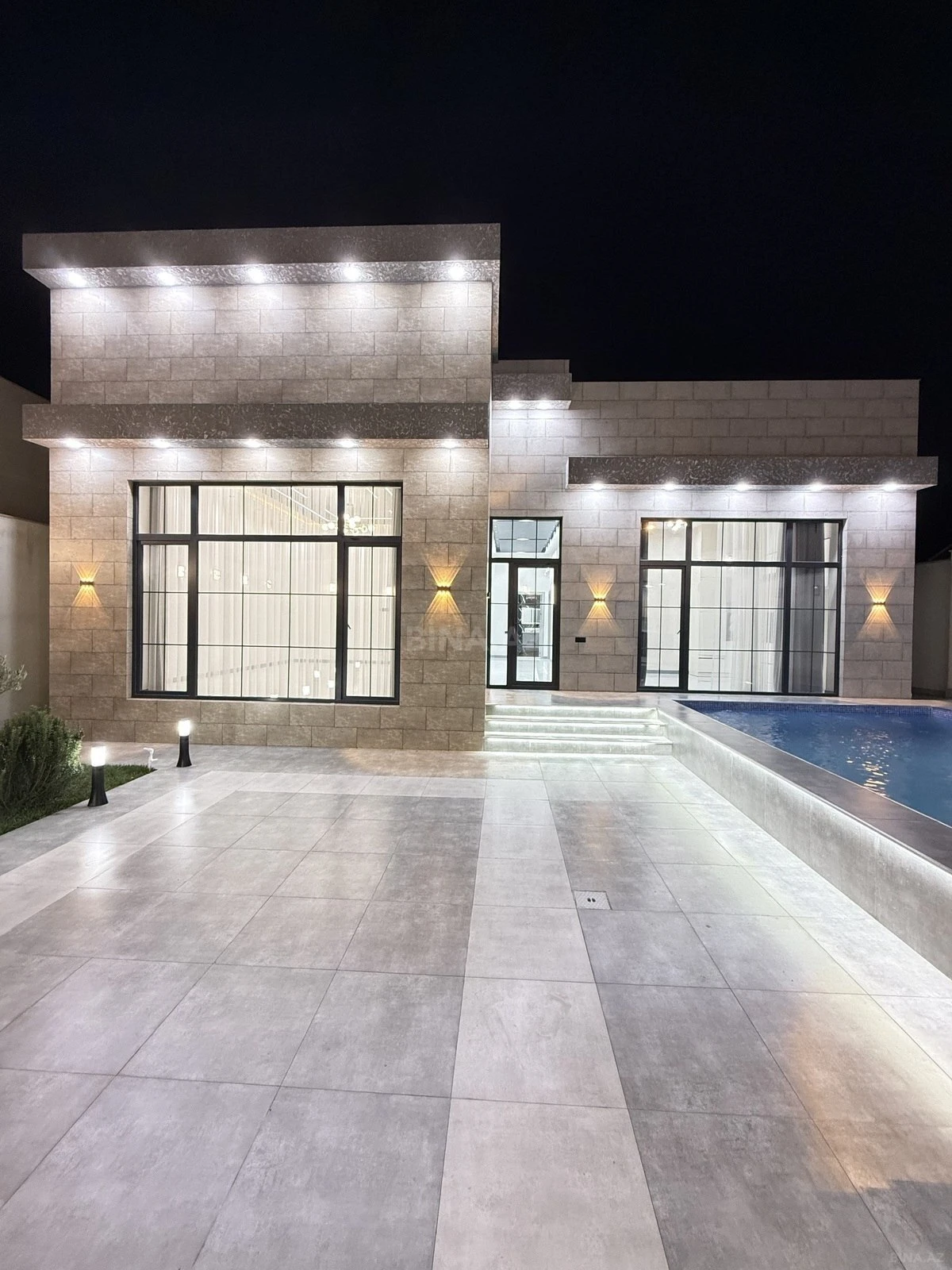 Satılır 4 otaqlı həyət evi 160 m²