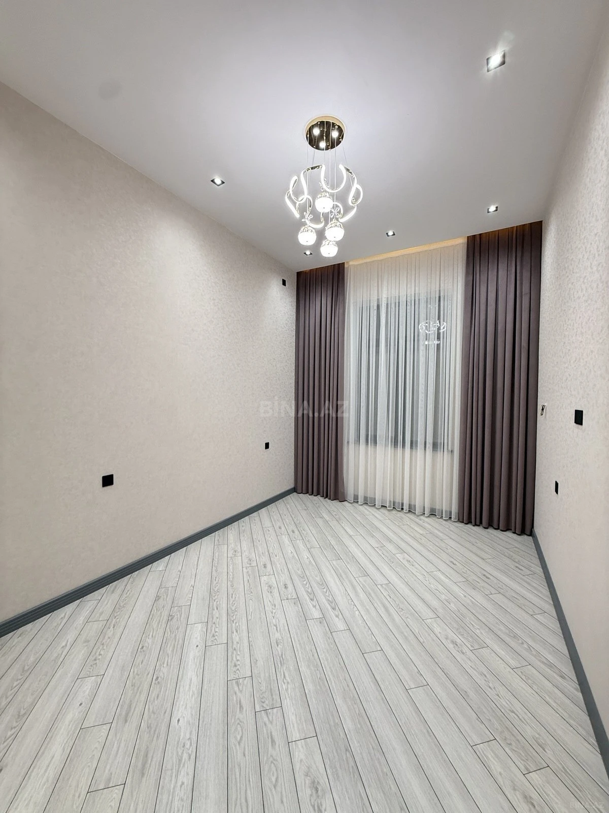 Satılır 4 otaqlı həyət evi 160 m²