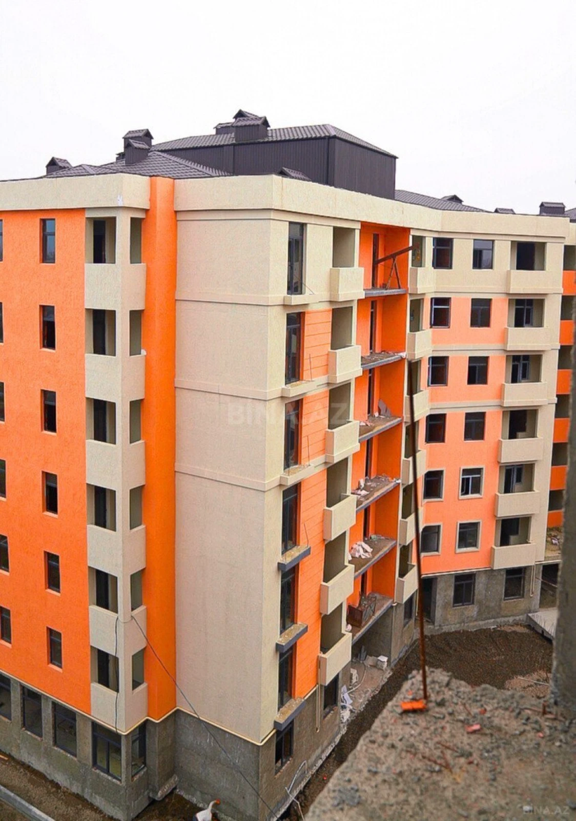 Satılır 3 otaqlı mənzil 120.78 m²