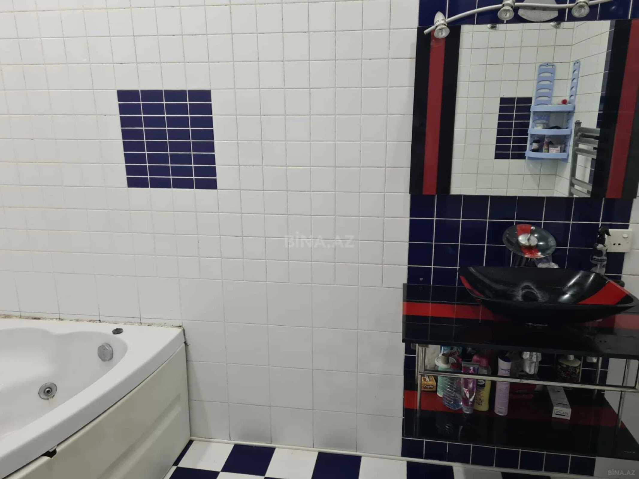 Satılır 4 otaqlı mənzil 160 m²