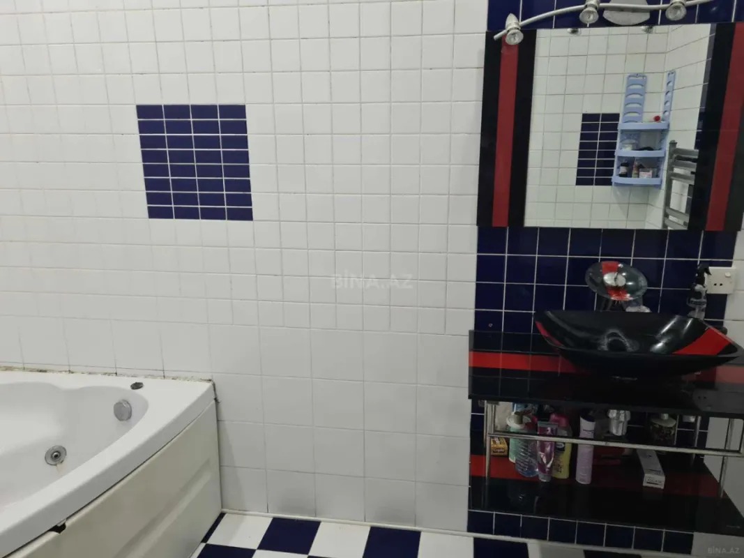 Satılır 4 otaqlı mənzil 160 m²