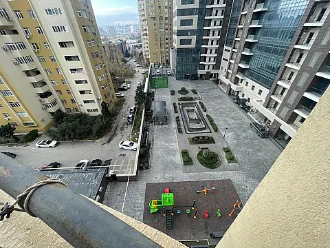 Satılır 4 otaqlı mənzil 160 m²