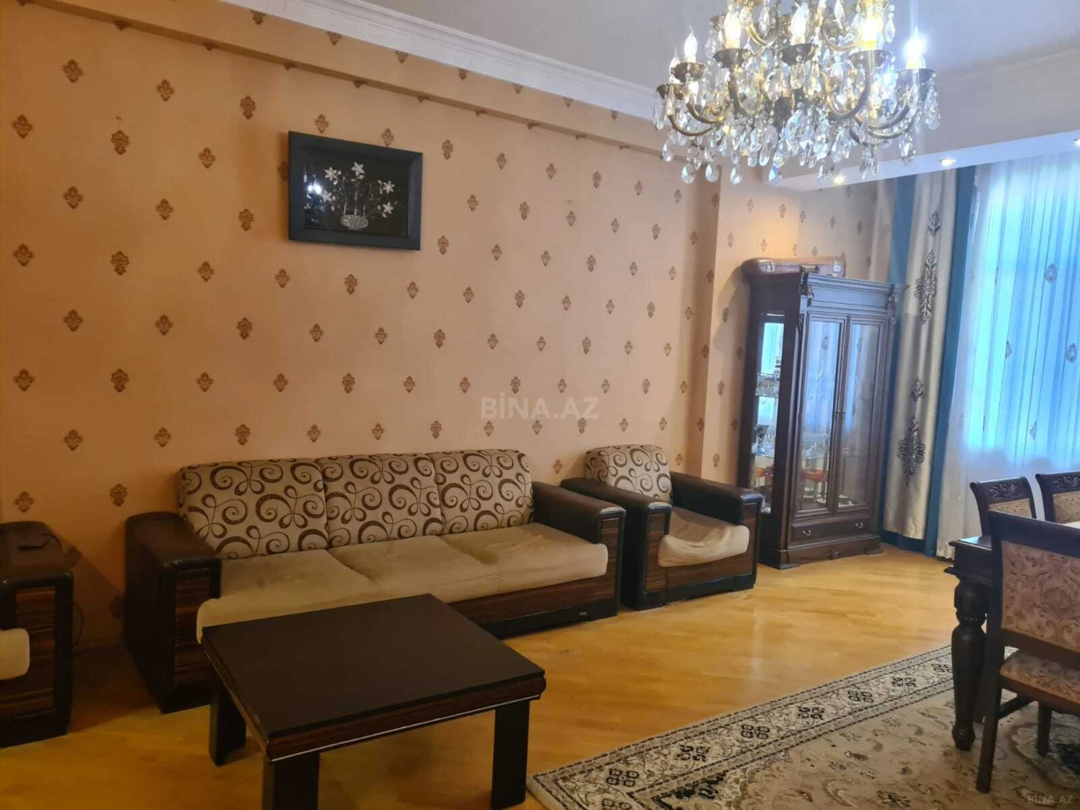 Satılır 4 otaqlı mənzil 160 m²