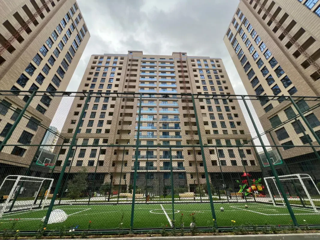 Satılır 3 otaqlı mənzil 125 m²