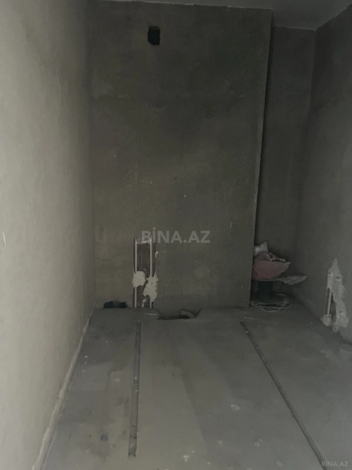Satılır 4 otaqlı mənzil 200 m²