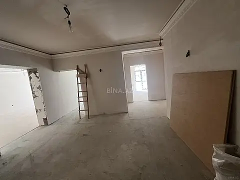 Satılır 4 otaqlı mənzil 200 m²