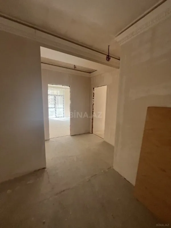 Satılır 4 otaqlı mənzil 200 m²