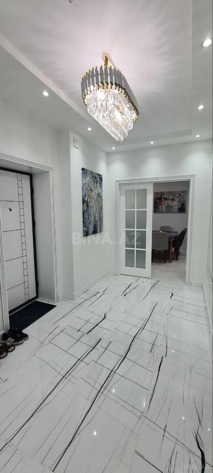 Satılır 2 otaqlı mənzil 98 m²