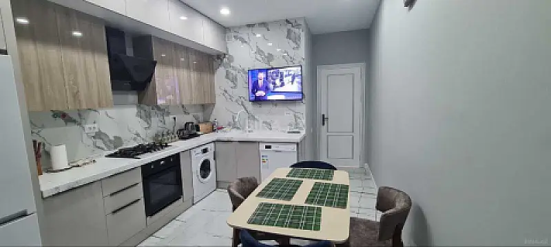 Satılır 2 otaqlı mənzil 98 m²