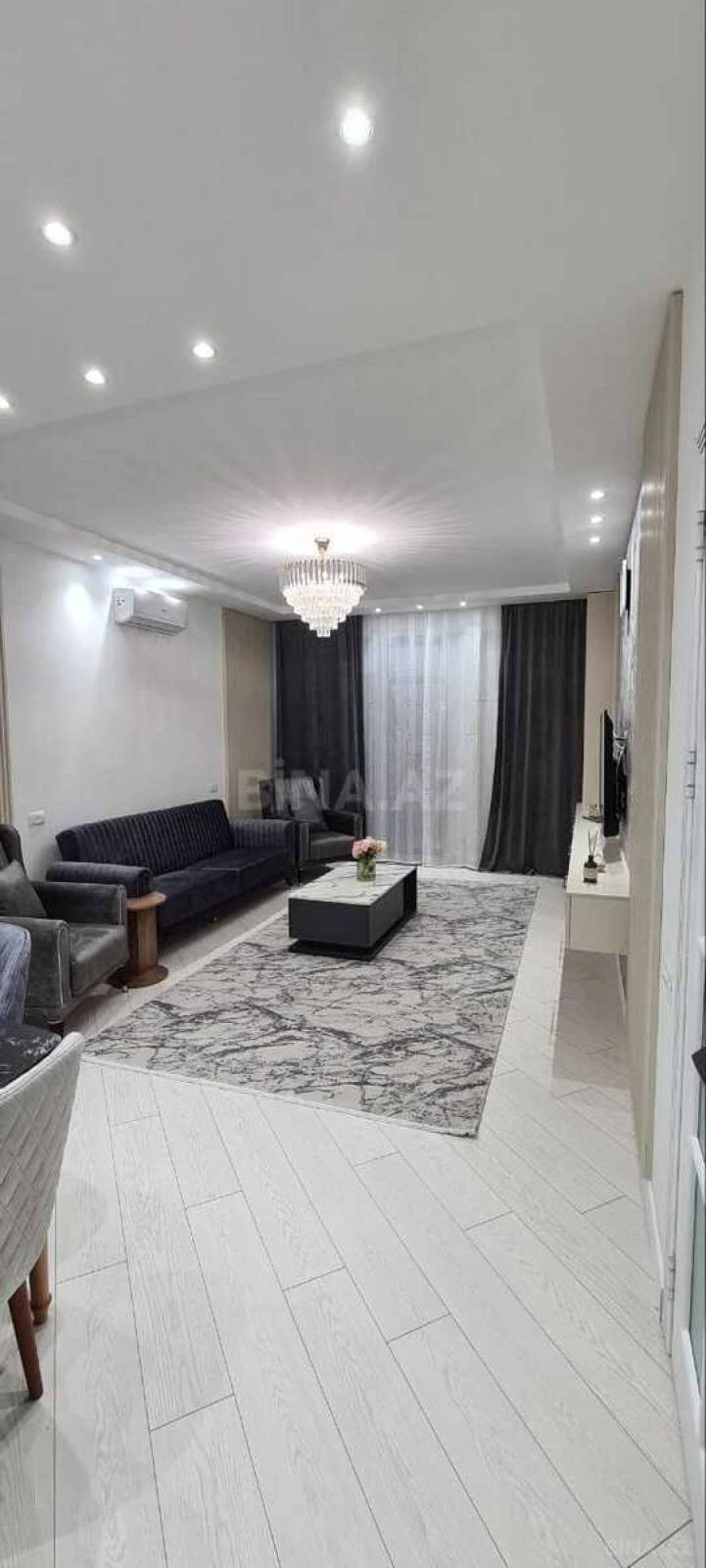 Satılır 2 otaqlı mənzil 98 m²