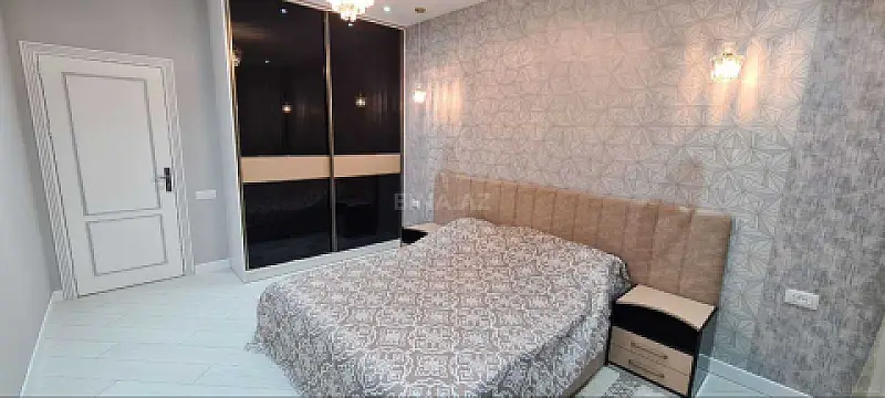 Satılır 2 otaqlı mənzil 98 m²