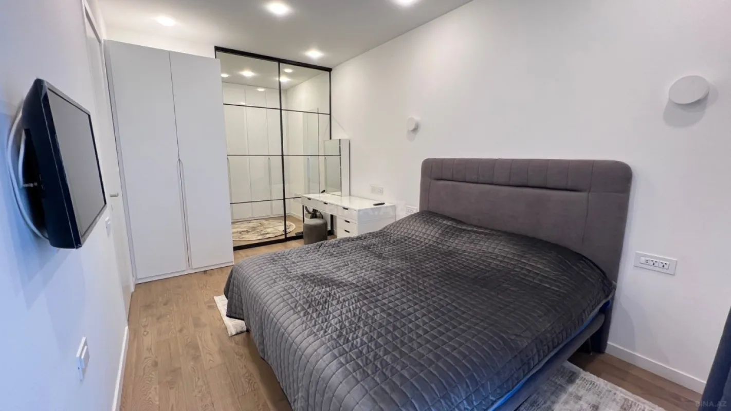 Satılır 3 otaqlı mənzil 98 m²