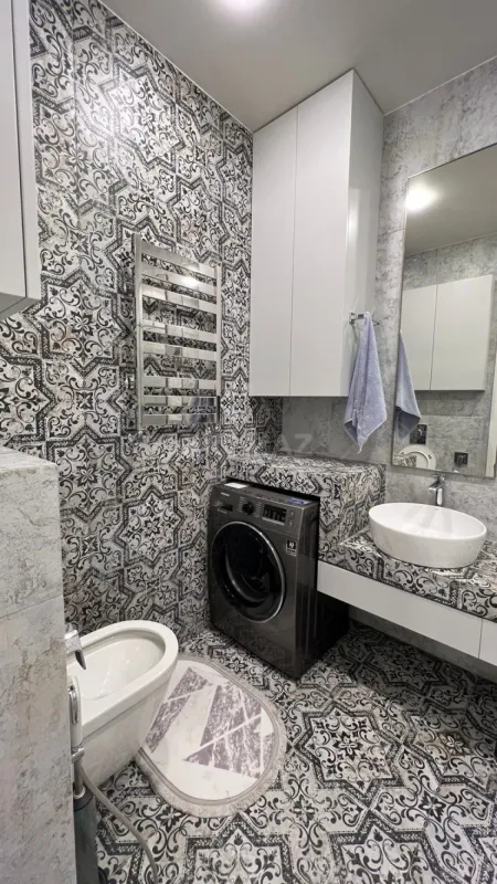 Satılır 3 otaqlı mənzil 98 m²