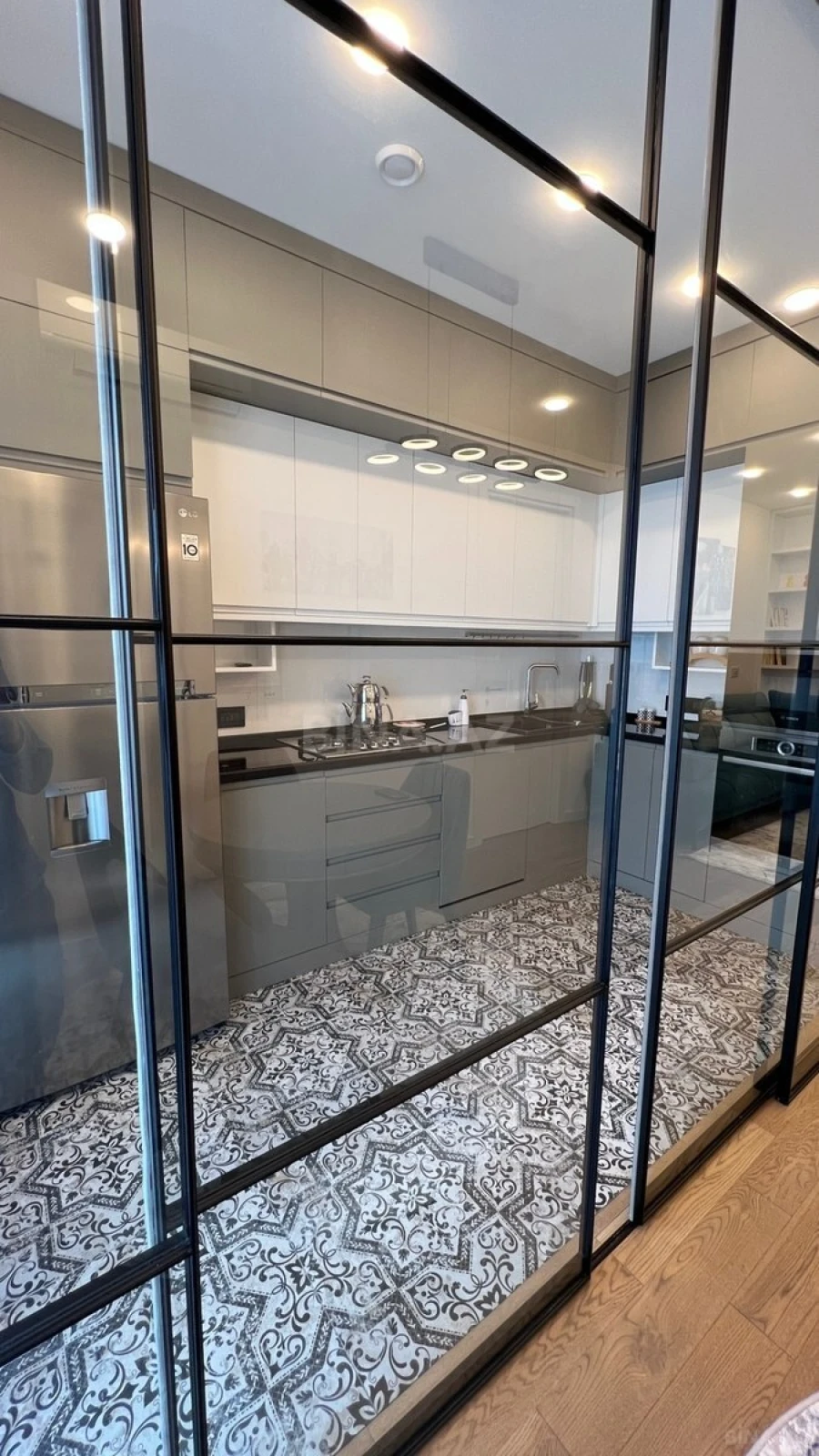 Satılır 3 otaqlı mənzil 98 m²