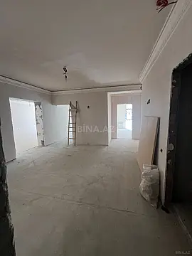 Satılır 4 otaqlı mənzil 202 m²