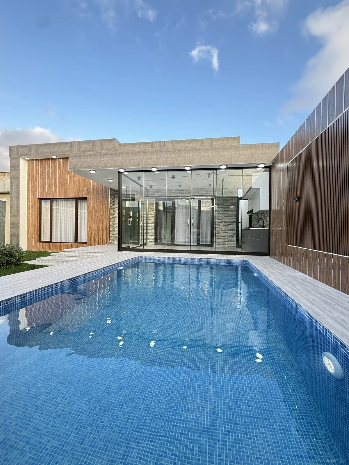 Satılır 4 otaqlı həyət evi 160 m²