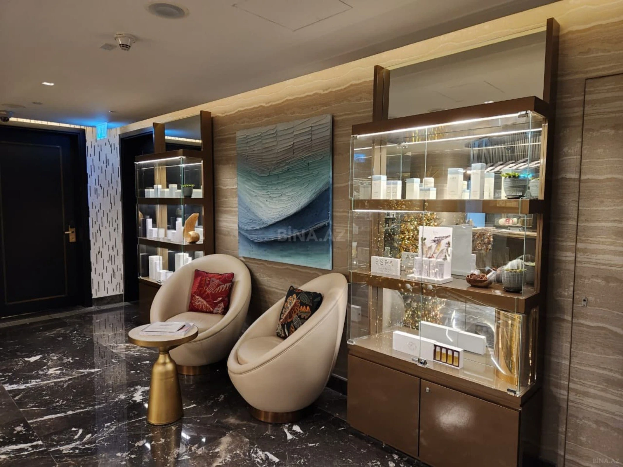 Kirayə verilir 2 otaqlı mənzil 92 m²