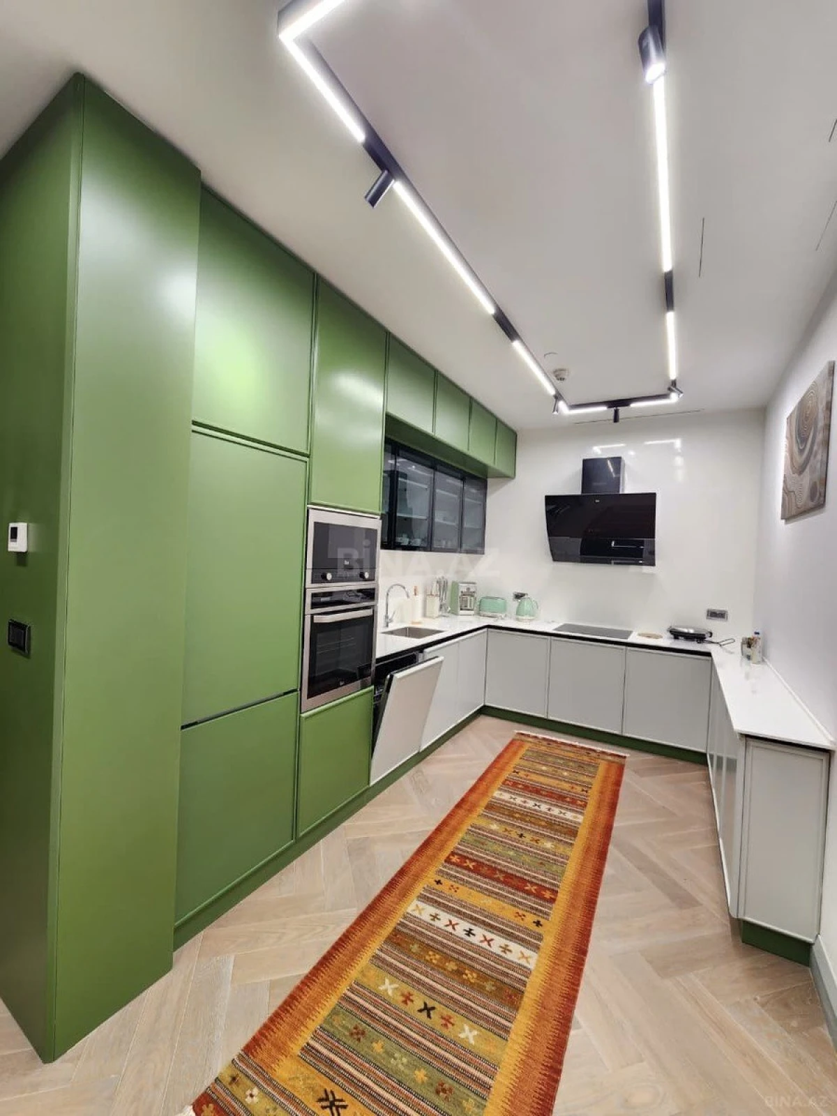 Kirayə verilir 2 otaqlı mənzil 92 m²