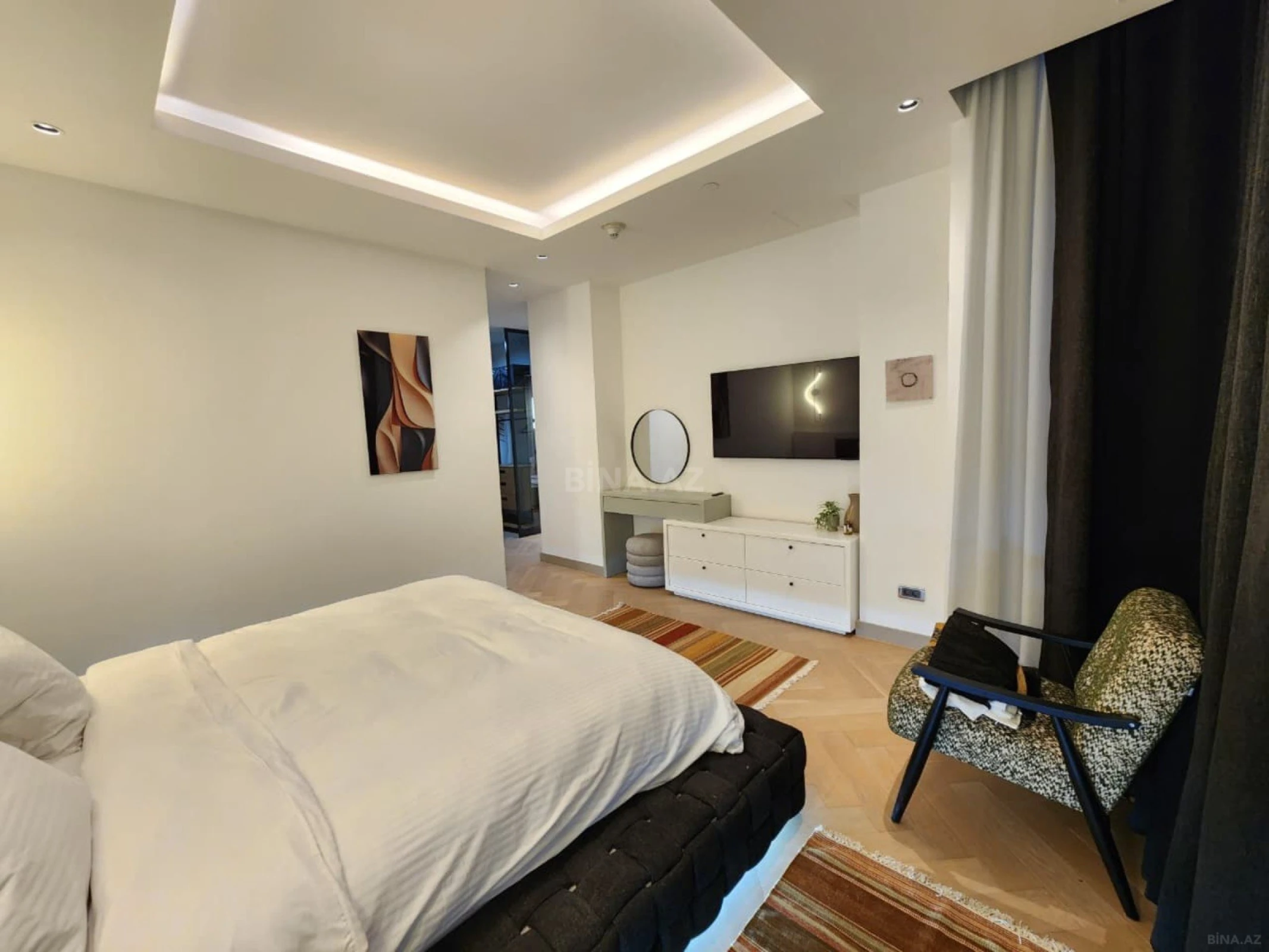 Kirayə verilir 2 otaqlı mənzil 92 m²