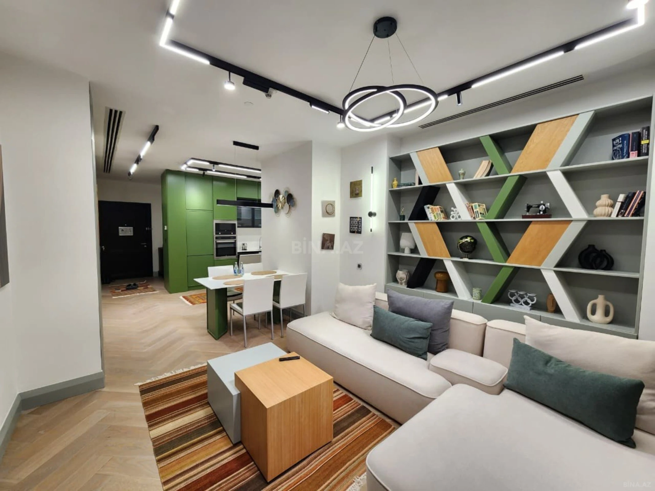 Kirayə verilir 2 otaqlı mənzil 92 m²