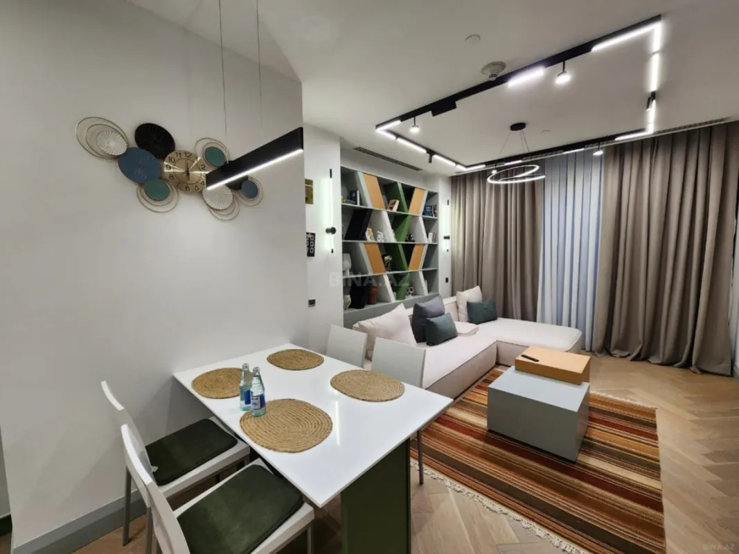 Kirayə verilir 2 otaqlı mənzil 92 m²