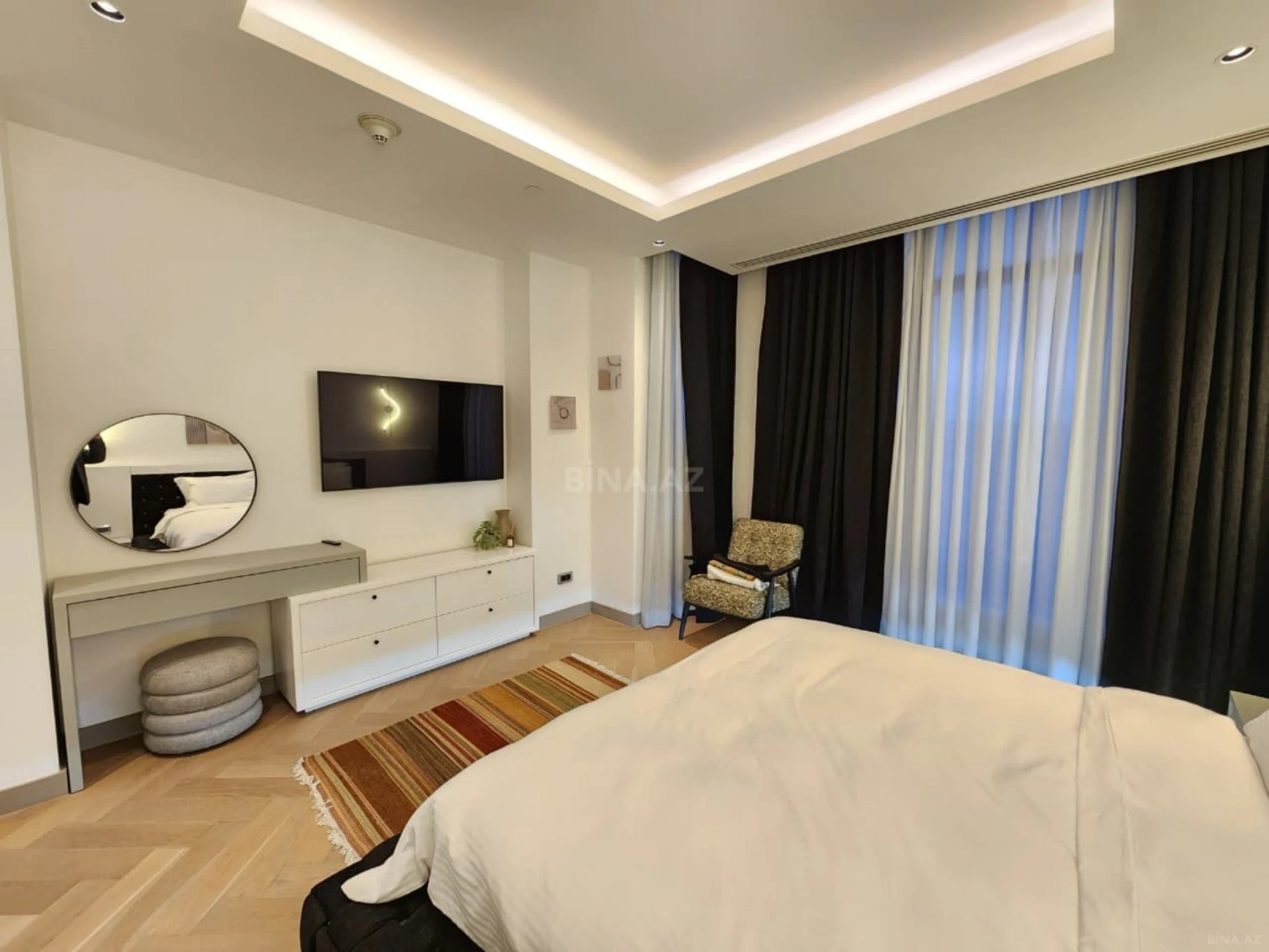 Kirayə verilir 2 otaqlı mənzil 92 m²