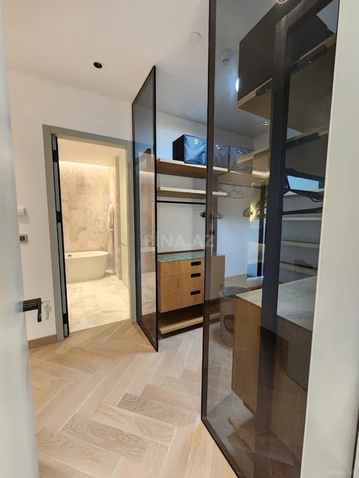 Kirayə verilir 2 otaqlı mənzil 92 m²